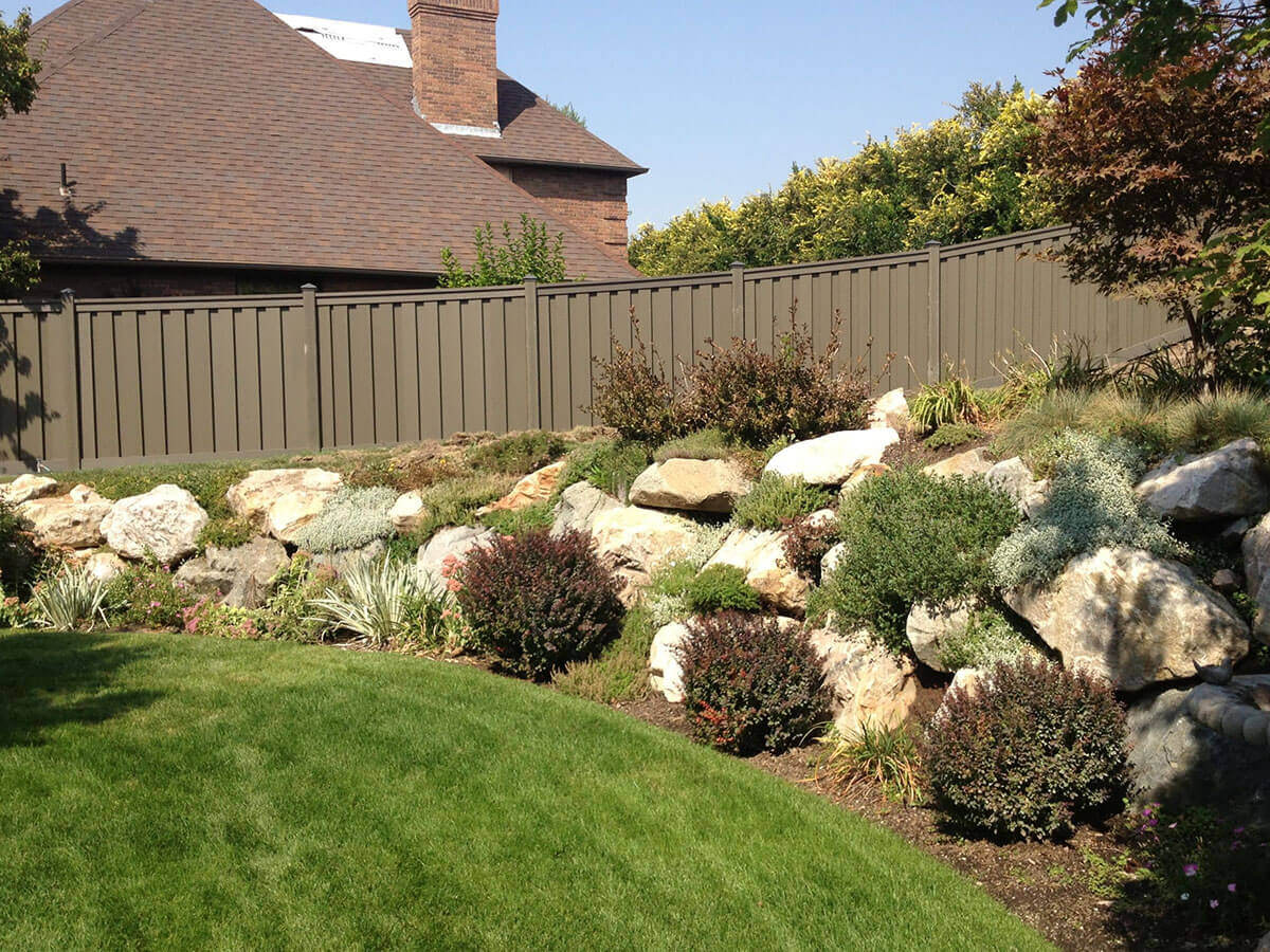 Photo of a Trex fence from a Trex fence distributor